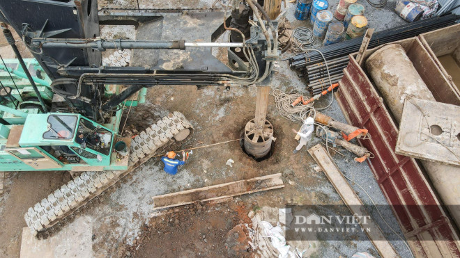 Cầu vượt sông Hồng hơn 2.500 tỷ gấp rút thi công sau kỳ nghỉ Tết - 5