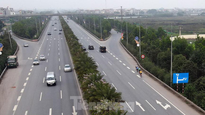 Lạnh gáy cảnh "đua" xe đạp, lái ba gác trên đại lộ Võ Nguyên Giáp - 4