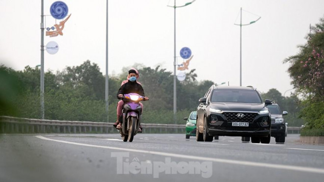 Lạnh gáy cảnh "đua" xe đạp, lái ba gác trên đại lộ Võ Nguyên Giáp - 10