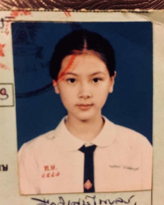 Loạt ảnh thẻ thời đi học khẳng định nhan sắc "đỉnh cao" của mỹ nhân Thái Lan Baifern Pimchanok - 3