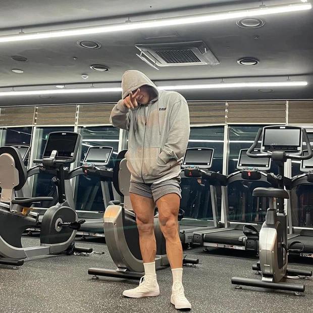 Tài tử ‘Ngọa hổ tàng long’ giảm 13 cân, cạo trọc đầu cho vai diễn bệnh nhân ung thư - 11