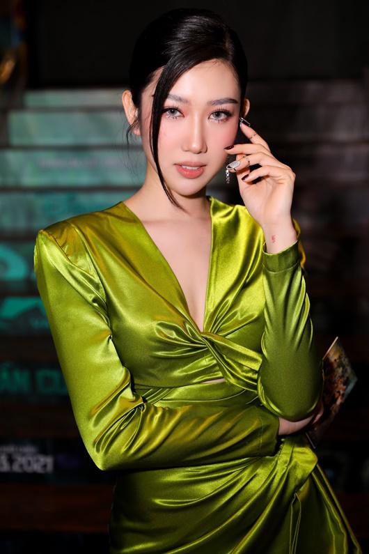 Thuý Ngân khoe body lẫn thần thái đỉnh cao, khẳng định không ép cân - 3