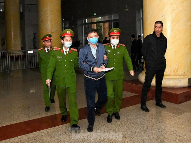 Bị cáo Trịnh Xuân Thanh đề nghị cho gia đình và báo chí dự tòa