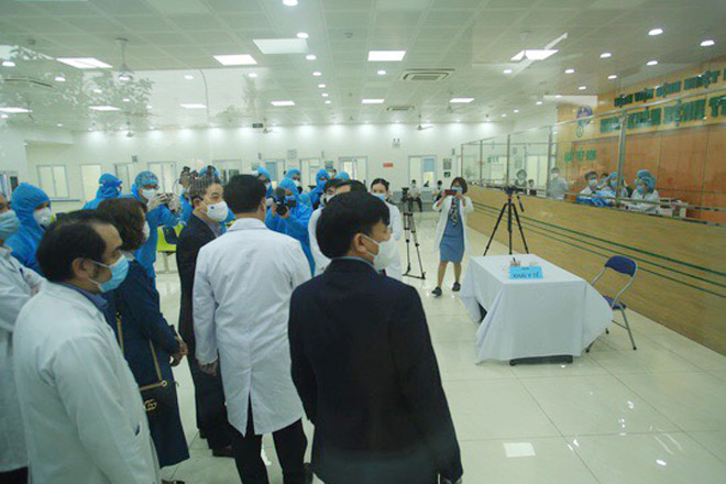 Những mũi tiêm vắc-xin COVID -19 đầu tiên tại Việt Nam - 8