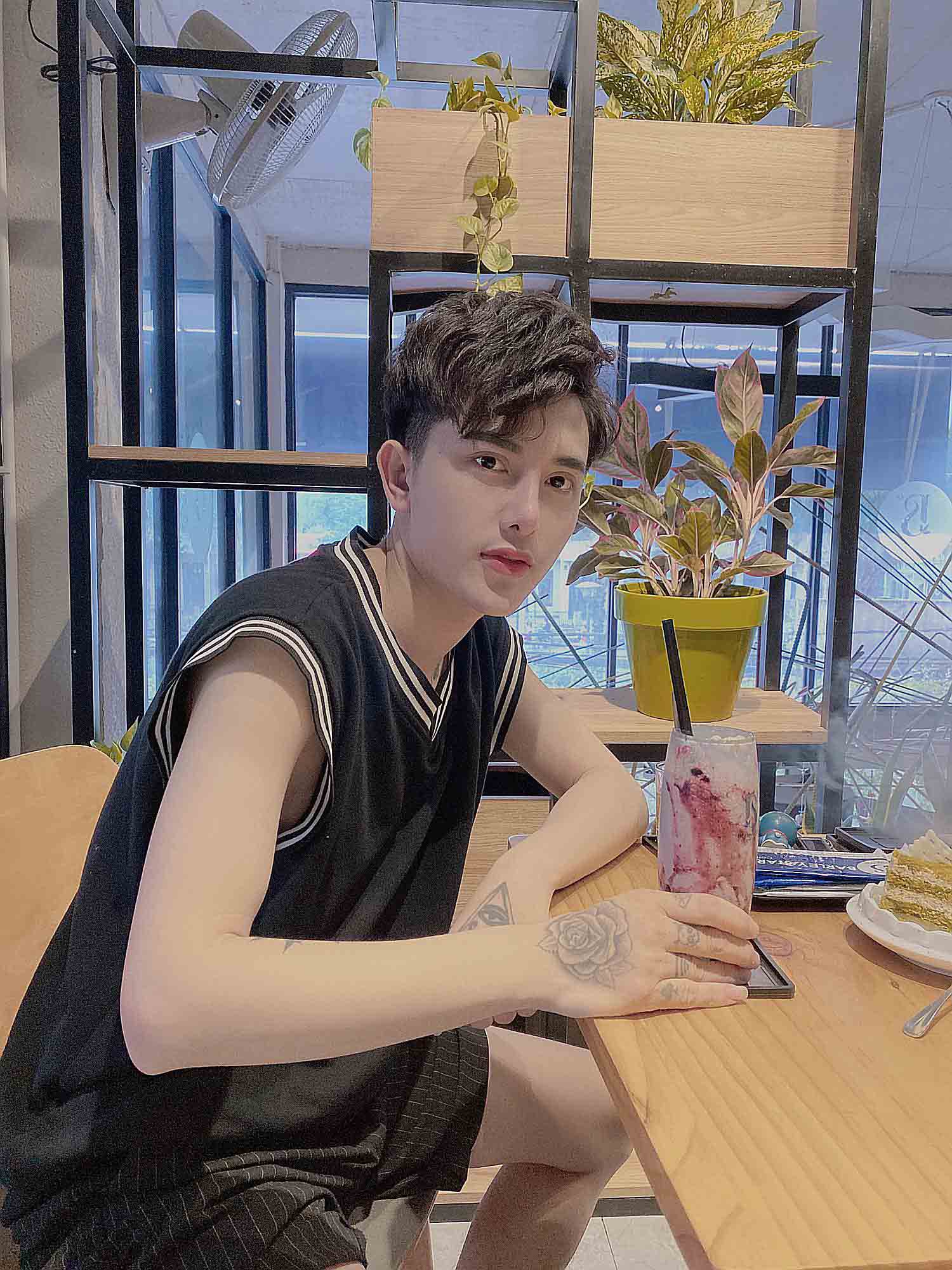 3 chàng trai Việt chi tiền tỷ để "đập mặt đi xây lại", đàn ông cũng “vịt bầu hoá thiên nga” - 3