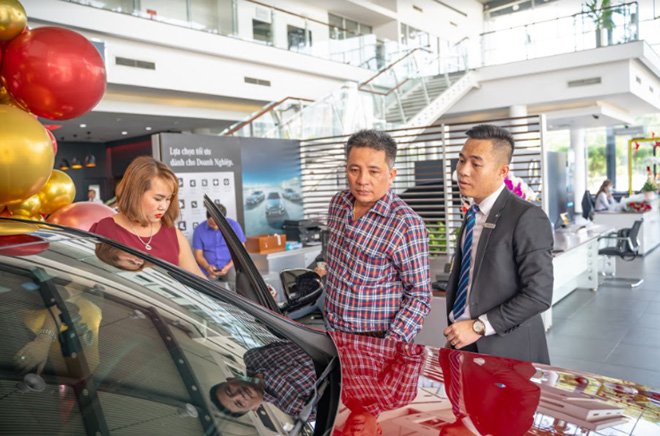 Anh xã Duy Ngô bất ngờ “tậu” siêu xe gần 4 tỷ tặng vợ nhân ngày Quốc tế Phụ nữ 08/03 - 2