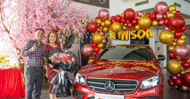 Anh xã Duy Ngô bất ngờ “tậu” siêu xe gần 4 tỷ tặng vợ nhân ngày Quốc tế Phụ nữ 08/03