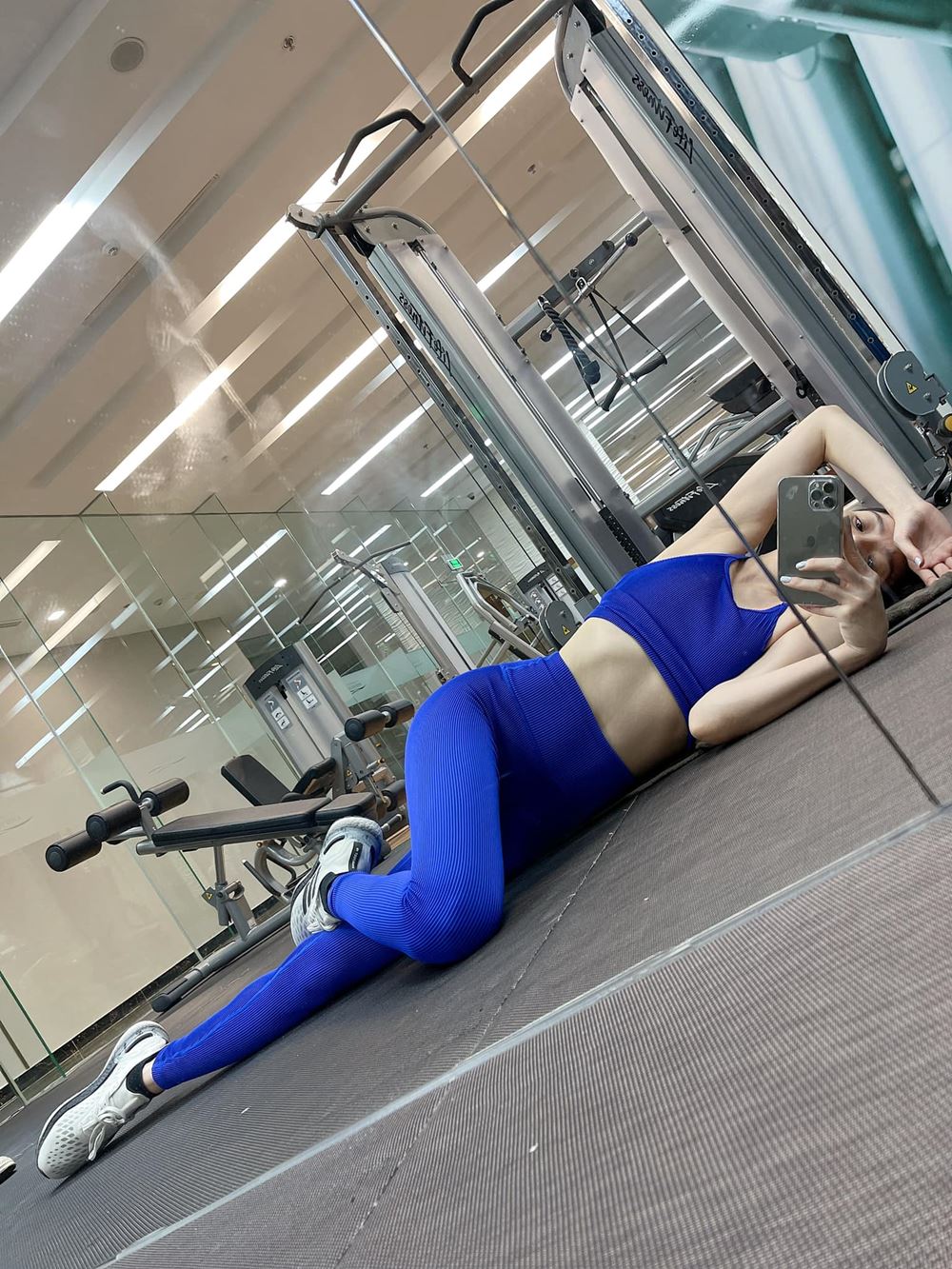 Lệ Quyên có body mướt mát tuổi 40, không "can thiệp thô bạo" để đẹp xứng đôi tình trẻ - 2