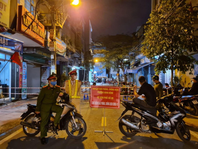 Tin tức 24h qua: Chạy mô tô như “bay” trên đại lộ với tốc độ 299km/h, thanh niên nói gì khi bị mời làm việc? - 2