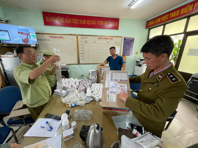 Bắt giữ gần 300.000 sản phẩm thuốc nhập lậu từ Hàn Quốc - 1