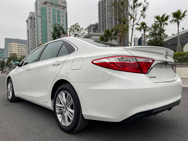 Toyota Camry nhập khẩu Mỹ đời 2015 rao bán bằng giá xe mới - 4