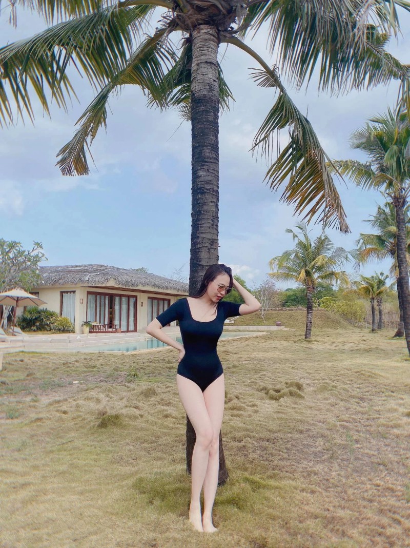 Vợ Cường Đô La khoe vòng 3 đúng chuẩn dáng trái đào sau sinh - 2