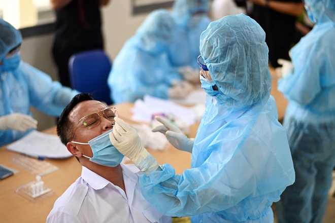 Hà Nội test nhanh COVID-19 cho người dân khu vực nguy cơ cao - 3