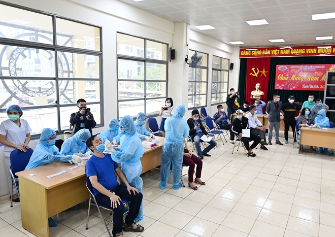 Hà Nội test nhanh COVID-19 cho người dân khu vực nguy cơ cao - 2