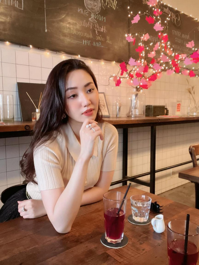 Nhan sắc mộc mạc của Đỗ Thị Hà tiếp tục ghi điểm, Tiểu Vy diện váy cắt xẻ táo bạo - 14