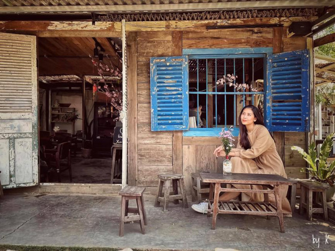 Nhan sắc mộc mạc của Đỗ Thị Hà tiếp tục ghi điểm, Tiểu Vy diện váy cắt xẻ táo bạo - 15