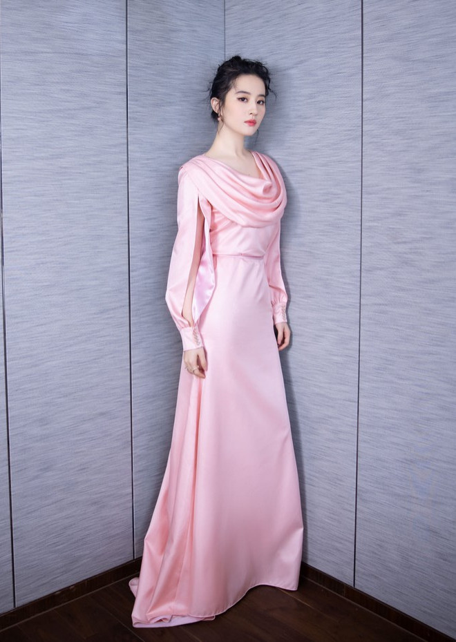 Lạ kỳ như Lưu Diệc Phi, cứ giảm cân là được công nhận “đẹp như thần tiên tỷ tỷ” - 4