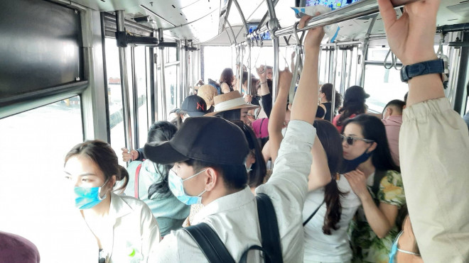 Chuyến bay từ TP HCM đi Côn Đảo phải quay về vì máy bay có khói - 5