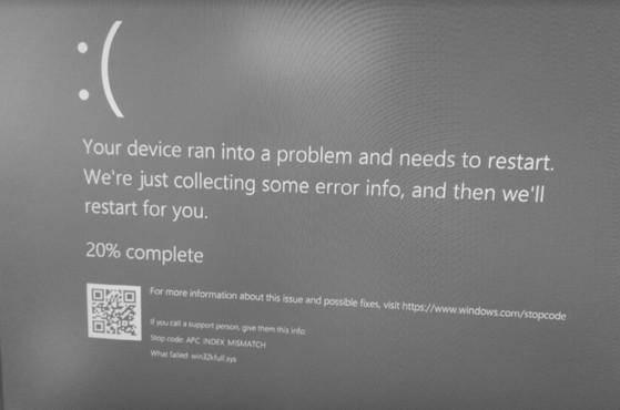 Người dùng Windows 10 than trời vì lỗi màn hình xanh chết chóc - 1