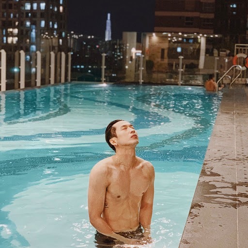 "Con trai" Trấn Thành là nam thần mới, từng nặng gần 100kg, "lột xác" với body 6 múi vạm vỡ - 5