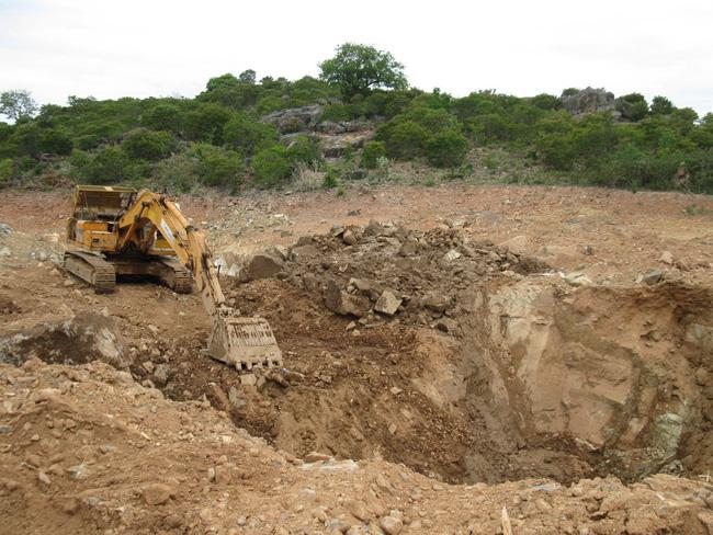 Thực hư kho báu 4.000 tấn vàng ở núi Tàu: Bỏ hàng nghìn lượng vàng thật để tìm kho báu ảo - 2