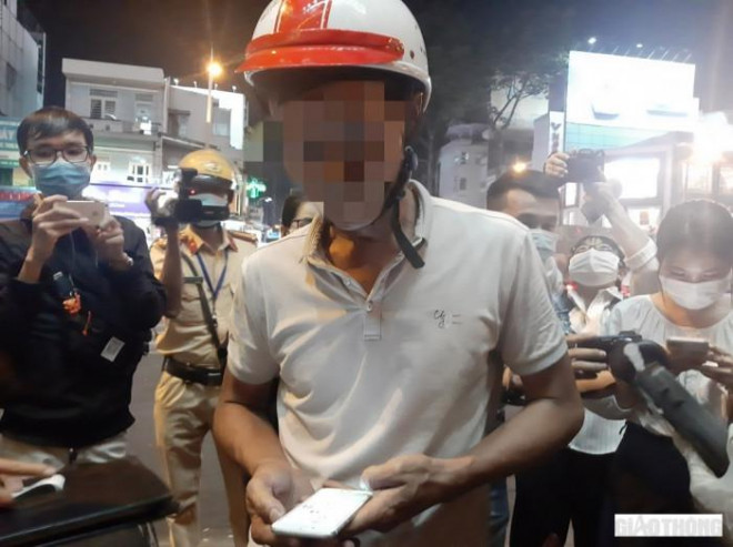 Bị CSGT "tuýt còi", ma men dọa đi giật đồ… vì không có tiền nộp phạt - 3