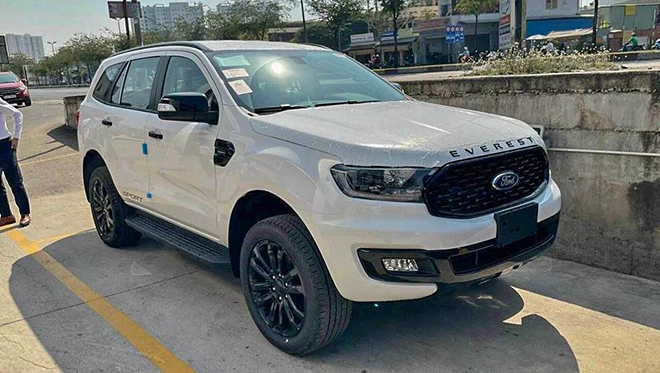 Ford Everest Sport mới về đại lý có gì đặc biệt? - 1