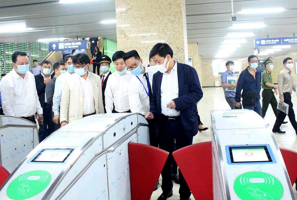 Khen đi đường sắt Cát Linh-Hà Đông tiện lợi, Phó Chủ tịch Hà Nội thông tin về tiến độ dự án - 2