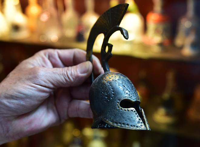 "Kho báu" treo lủng lẳng trong nhà của ông lão Sài thành - 11