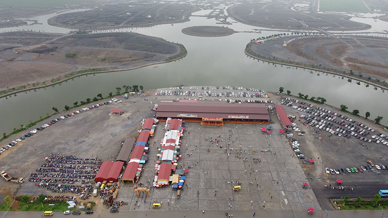 Sau vụ “biển người” chen chúc đi lễ, chùa Tam Chúc hoạt động như thế nào? - 2