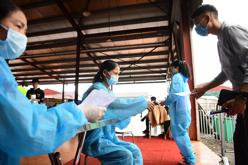 Sau vụ “biển người” chen chúc đi lễ, chùa Tam Chúc hoạt động như thế nào? - 9