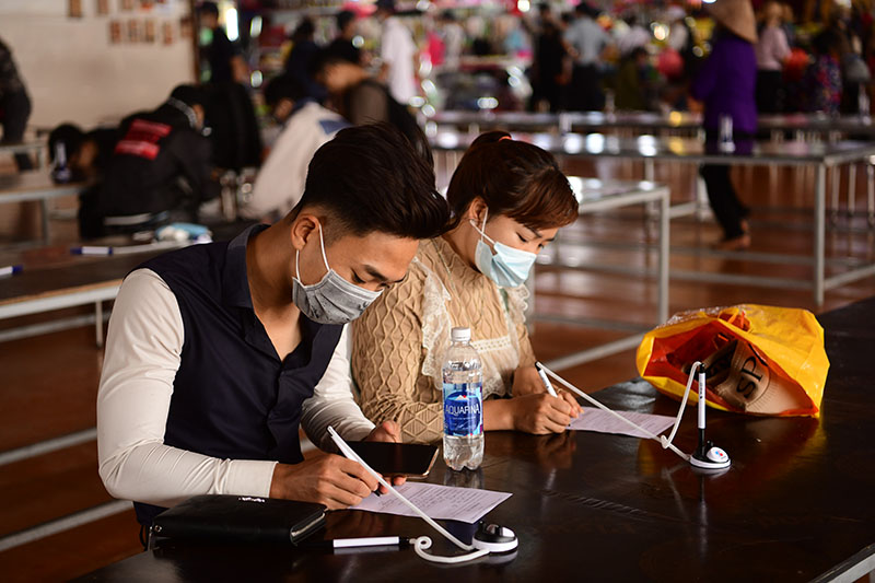 Sau vụ “biển người” chen chúc đi lễ, chùa Tam Chúc hoạt động như thế nào? - 11