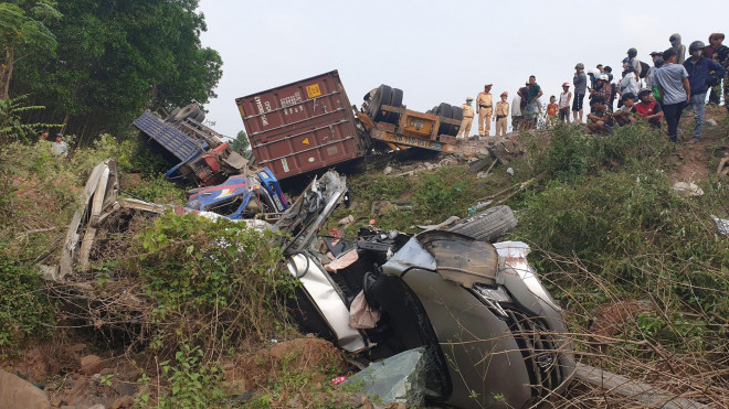 Tai nạn liên hoàn giữa 5 xe ở Quảng Trị: Lời kể của tài xế thoát chết - 3