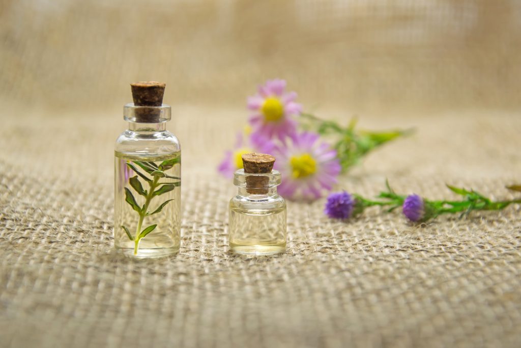 Những loại tinh dầu giúp chữa lành làn da tổn thương của bạn - 3