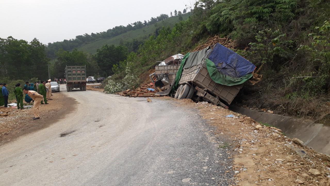 Hiện trường kinh hoàng vụ tai nạn thảm khốc khiến 7 người tử vong ở Thanh Hóa - 4