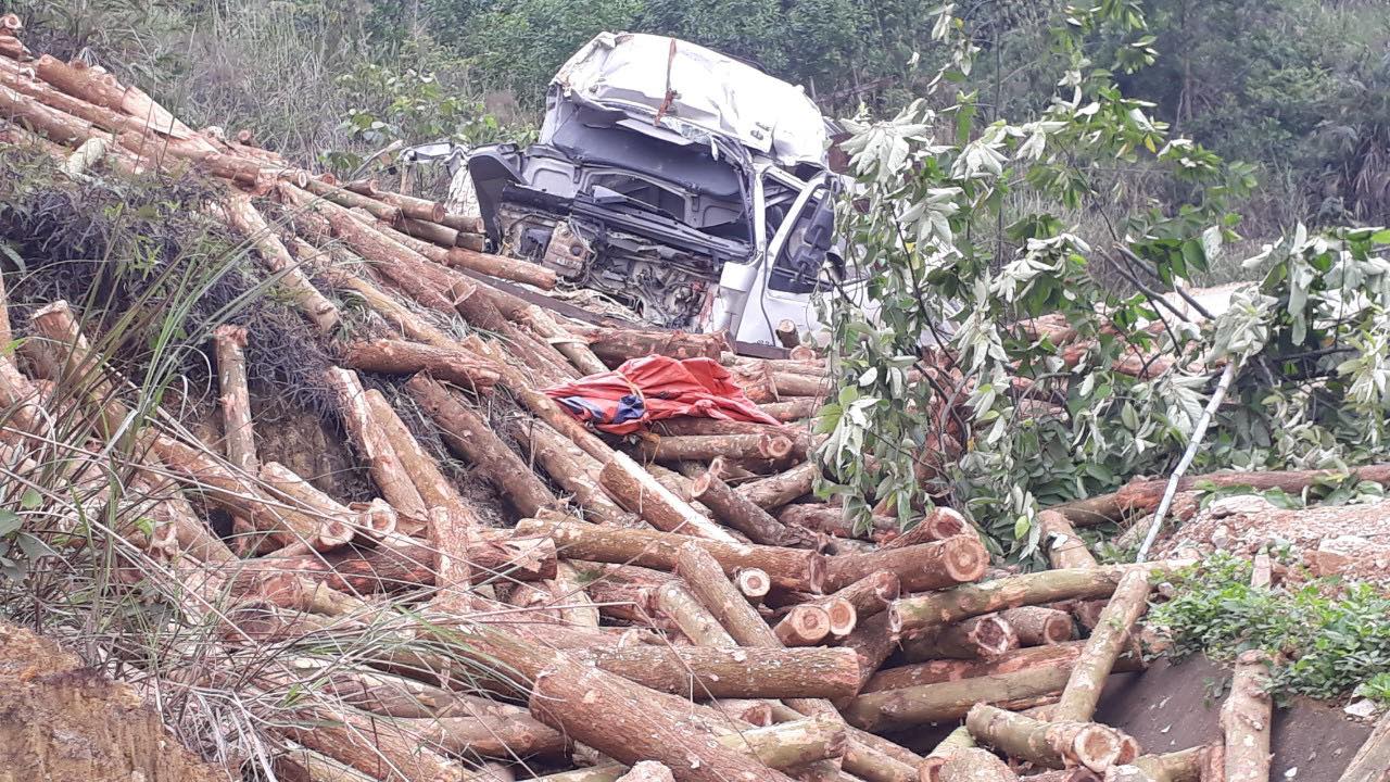 Hiện trường kinh hoàng vụ tai nạn thảm khốc khiến 7 người tử vong ở Thanh Hóa - 6