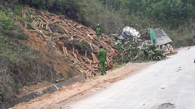 Hiện trường kinh hoàng vụ tai nạn thảm khốc khiến 7 người tử vong ở Thanh Hóa - 7