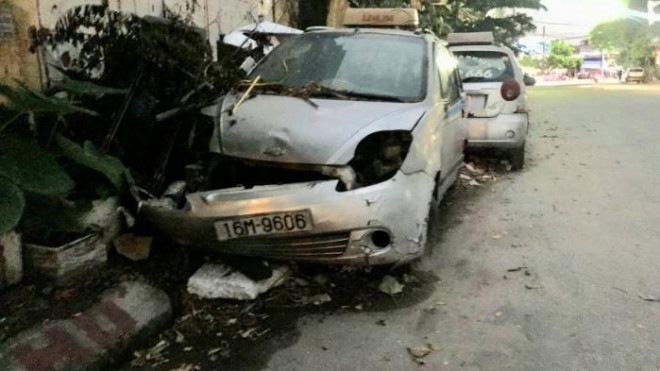Giật mình dàn xe taxi "rác" vứt la liệt chật vỉa hè ở Hải Phòng - 3