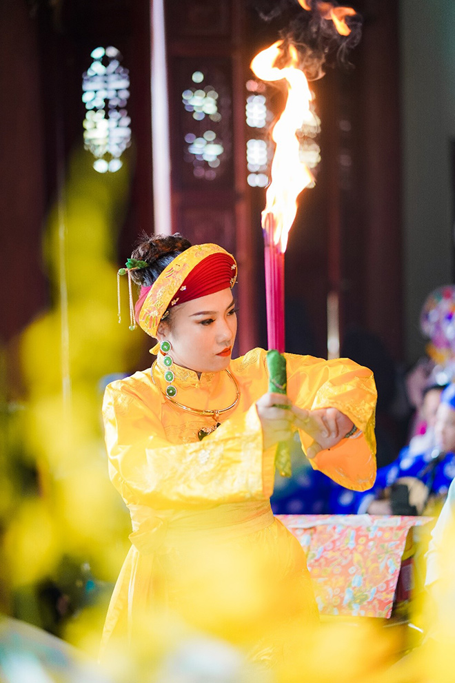 Bit Phong Thủy - Vũ Thị Diệp Hương chia sẻ cái duyên đến với văn hóa tâm linh - 3
