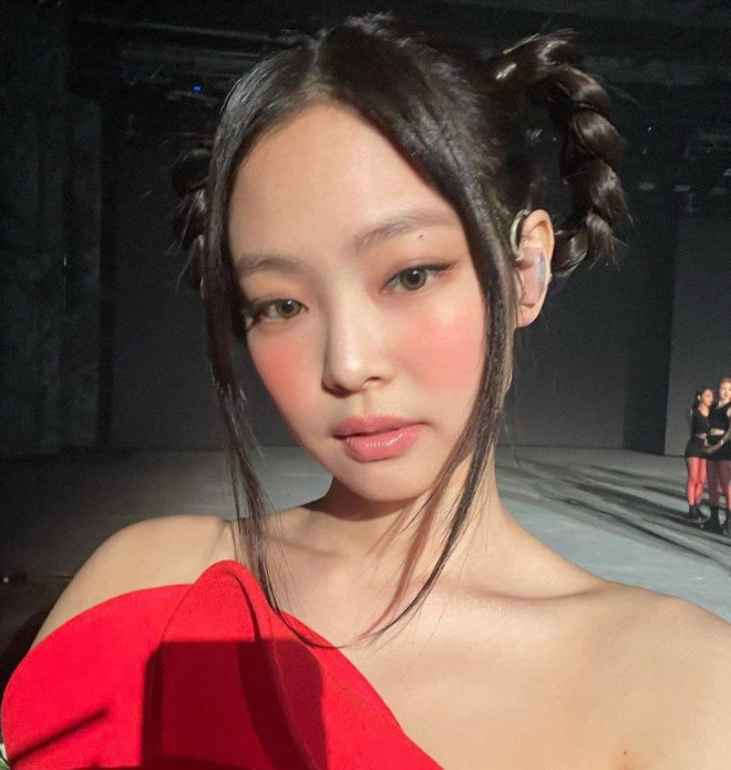 Không phải idol xinh đẹp nhất nhưng Jennie chính là cô gái “cân được mọi kiểu tóc” - 6