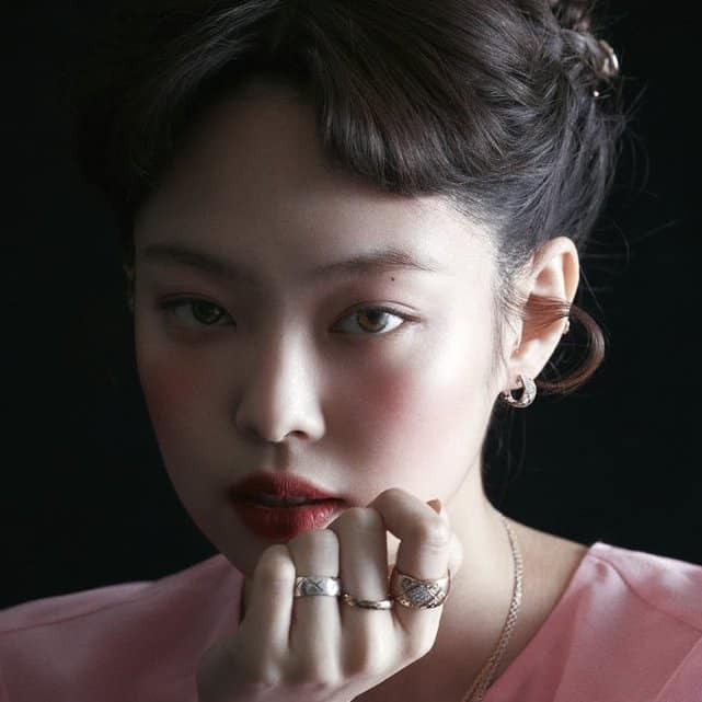 Không phải idol xinh đẹp nhất nhưng Jennie chính là cô gái “cân được mọi kiểu tóc” - 7
