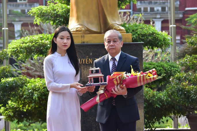 Tin tức 24h qua: 11 đối tượng đánh đập, "chôn sống" nam thanh niên khai gì ở cơ quan công an? - 1