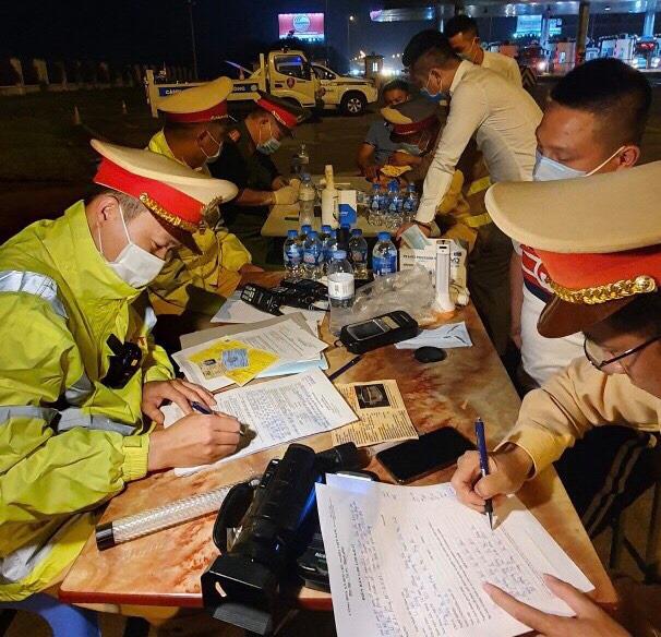 Tin tức 24h qua: Phát hiện nhiều người sinh hoạt ‘Hội thánh Đức Chúa trời mẹ’ trái phép tại Bắc Kạn - 3