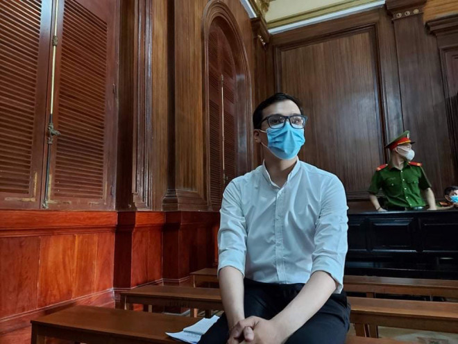 Xử vụ nam tiếp viên hàng không làm lây lan dịch COVID-19 - 2