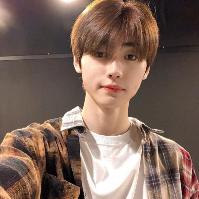 Netizen Hàn bình chọn 3 nam idol sở hữu visual lúc ngây thơ mộng mơ, lúc nam tính quyến rũ - 10