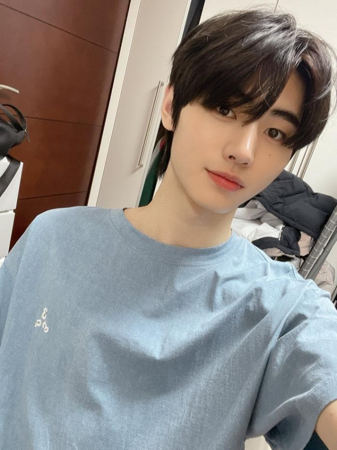 Netizen Hàn bình chọn 3 nam idol sở hữu visual lúc ngây thơ mộng mơ, lúc nam tính quyến rũ - 11