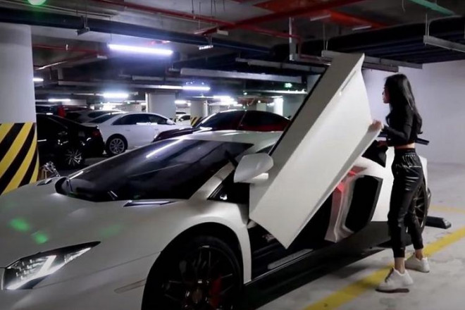 Hotgirl 9X chi tiền "khủng" mua siêu xe Lamborghini Aventador - 3