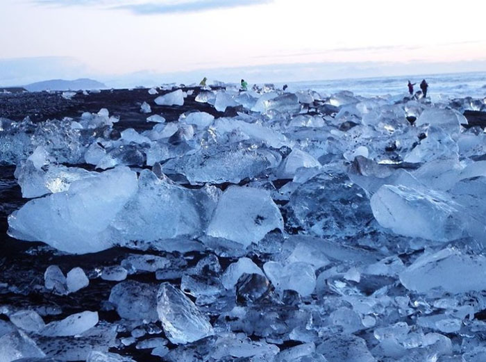 Bãi biển “kim cương” tuyệt đẹp ở Iceland - 5