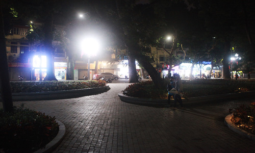 Những hình ảnh đón năm mới ở Hà Nội lúc trước và khi có dịch COVID-19 - 21