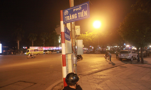 Những hình ảnh đón năm mới ở Hà Nội lúc trước và khi có dịch COVID-19 - 9